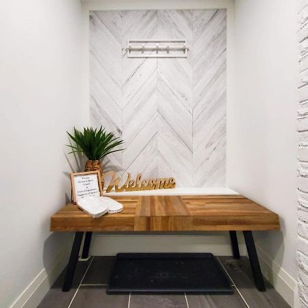Renovated Guest Suite Near The Lake & High Park In Toronto! Exterior foto