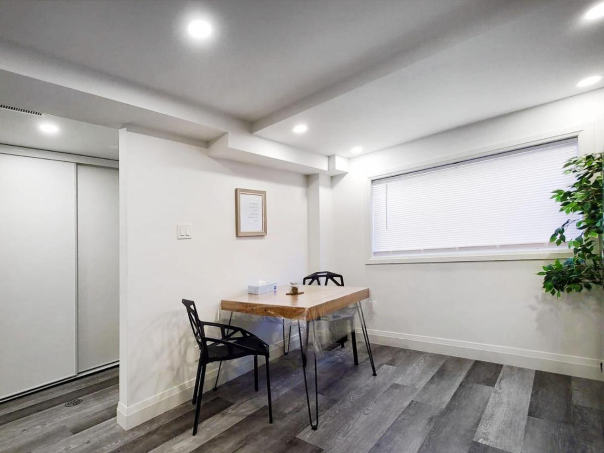 Renovated Guest Suite Near The Lake & High Park In Toronto! Exterior foto